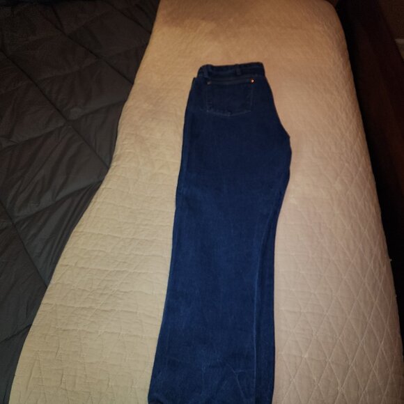 Mens Wrangler Jeans - Big and Tall (46x32) - Picture 4 of 5